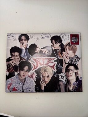 Stray Kids Post Card Album